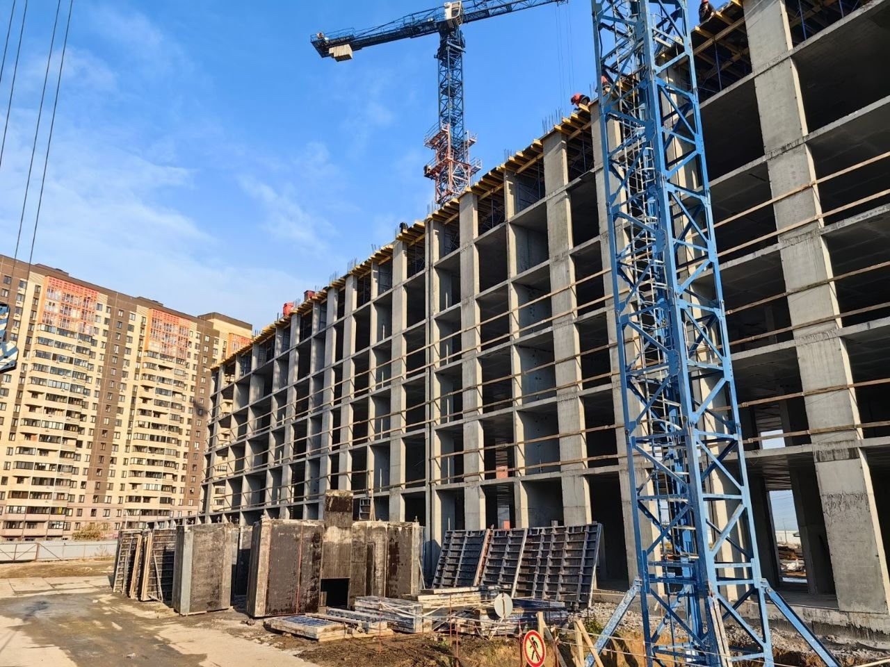 Октябрь - плюс 3 полных этажа за месяц