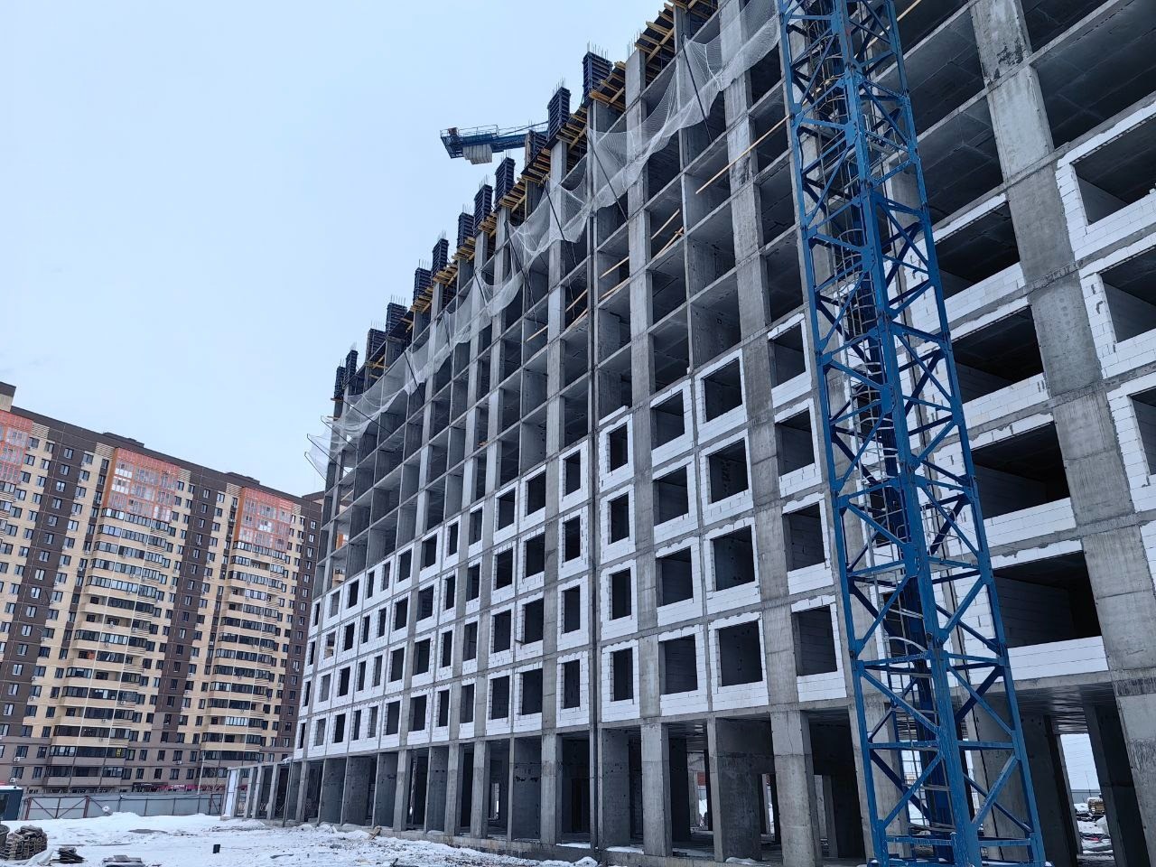 Январь 25 - ветреный, +1 этаж и начали вентиляцию и отопление